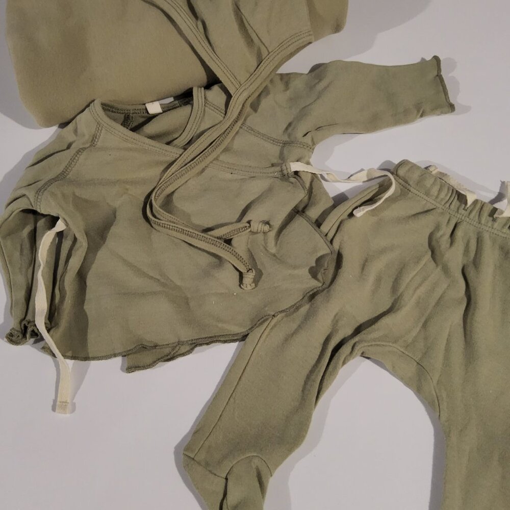 Quincy Mae brand take me home baby layette set 0-3 m